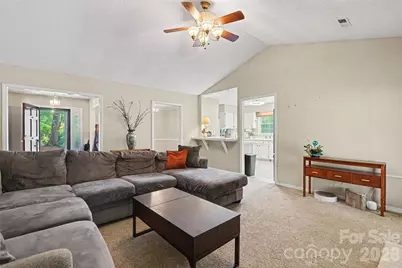 4300 Saxonbury Way, Charlotte, NC 28269 - Photo 9