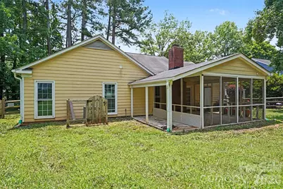 4300 Saxonbury Way, Charlotte, NC 28269 - Photo 29