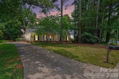 4300 Saxonbury Way, Charlotte, NC 28269 - Photo 33