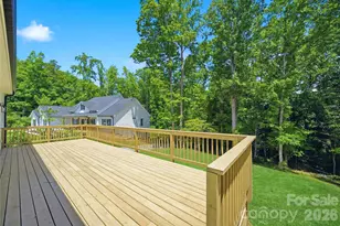 825 Breezewood Dr, Charlotte, NC 28262 - Photo 11