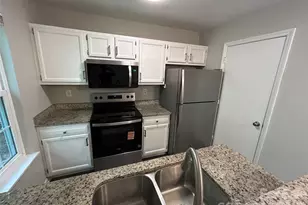 6466 Windsor Gate Ln, Charlotte, NC 28215 - Photo 13