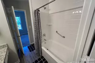 6466 Windsor Gate Ln, Charlotte, NC 28215 - Photo 23