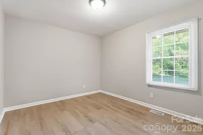 364 Leafmore Drive, Charlotte, NC 28213 - Photo 17