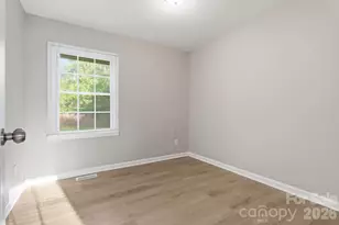 364 Leafmore Dr, Charlotte, NC 28213 - Photo 13