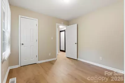 364 Leafmore Drive, Charlotte, NC 28213 - Photo 11