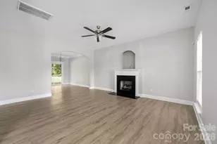 5834 Timbertop Ln, Charlotte, NC 28215 - Photo 9