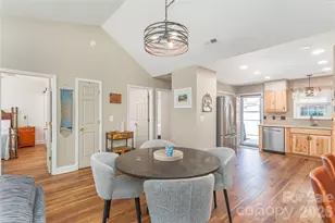 11 Pearl St, Black Mountain, NC 28711 - Photo 7