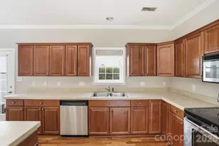 4322 Laurel Hill Ln, Charlotte, NC 28217 - Photo 13