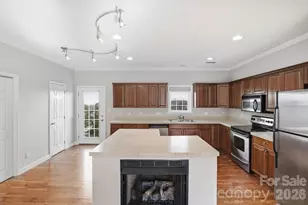4322 Laurel Hill Ln, Charlotte, NC 28217 - Photo 11