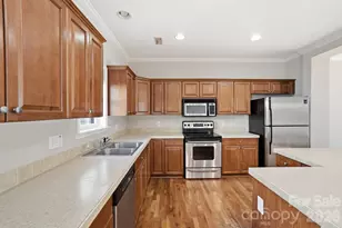 4322 Laurel Hill Ln, Charlotte, NC 28217 - Photo 5
