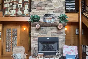 686 Hyacinth Dr, Clyde, NC 28721 - Photo 3