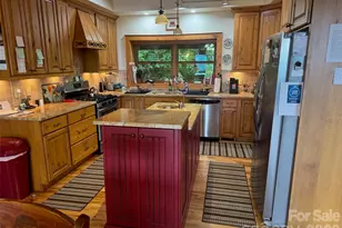 686 Hyacinth Dr, Clyde, NC 28721 - Photo 27