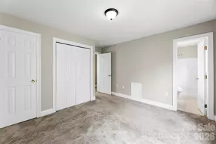 6953 Misty Pine Ln, Charlotte, NC 28217 - Photo 7