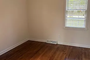 622 S Carolina Ave, Statesville, NC 28677 - Photo 9