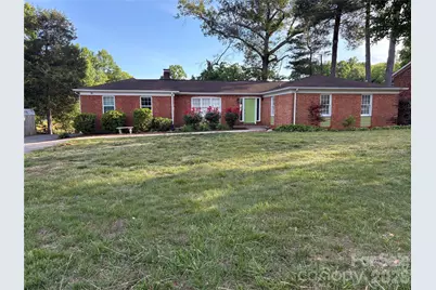 622 S Carolina Avenue, Statesville, NC 28677 - Photo 1