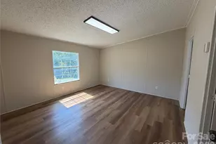 222 E Maine Ave, Bessemer City, NC 28016 - Photo 9