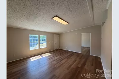 222 E Maine Avenue, Bessemer City, NC 28016 - Photo 5
