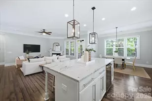 1103 N Sharon Amity Rd, Charlotte, NC 28211 - Photo 15