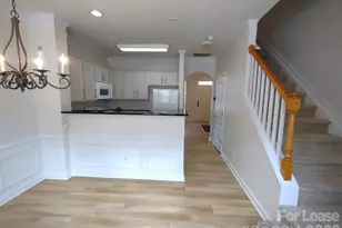 8606 Beaver Creek Dr, Charlotte, NC 28269 - Photo 9