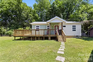 3326 Dunaire Dr, Charlotte, NC 28205 - Photo 3