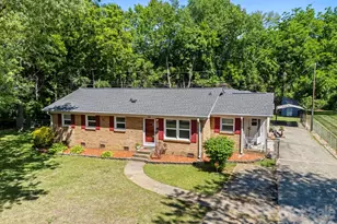 3326 Dunaire Dr, Charlotte, NC 28205 - Photo 5