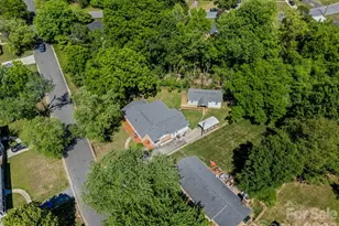 3326 Dunaire Dr, Charlotte, NC 28205 - Photo 43