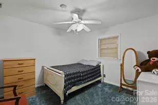 3326 Dunaire Dr, Charlotte, NC 28205 - Photo 17