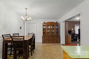 3326 Dunaire Dr, Charlotte, NC 28205 - Photo 11