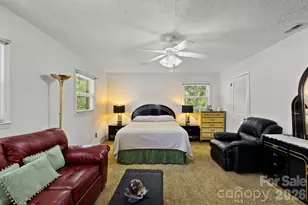 3326 Dunaire Dr, Charlotte, NC 28205 - Photo 13