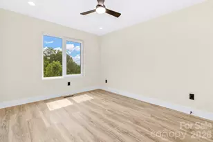221 Coopers Dr, Hendersonville, NC 28739 - Photo 35