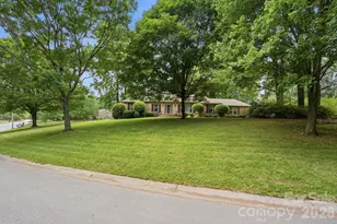 5705 Foxcrest Dr, Mint Hill, NC 28227 - Photo 3