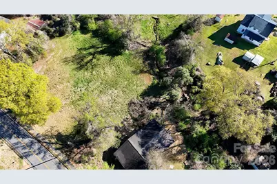 33 Pinecrest Avenue, Great Falls, SC 29055 - Photo 1