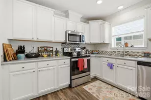 253 Brooklyn Ln, Asheville, NC 28803 - Photo 7