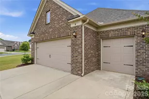 3135 Bartlett St, Fort Mill, SC 29715 - Photo 7