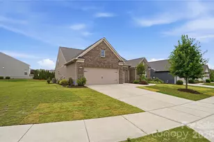 3135 Bartlett St, Fort Mill, SC 29715 - Photo 5