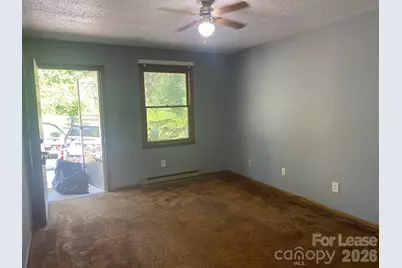 1020 3rd Street SE, Hickory, NC 28602 - Photo 5
