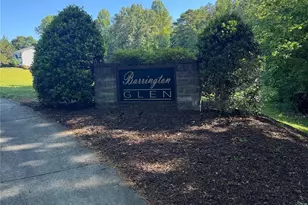 902 Barrington Dr NE, Lenoir, NC 28645 - Photo 1