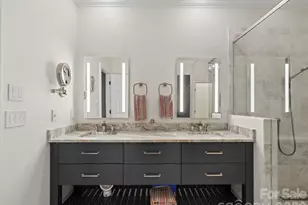 6826 Louisburg Square Ln, Charlotte, NC 28210 - Photo 17