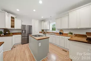 2850 Sigmon Dairy Rd, Newton, NC 28658 - Photo 9