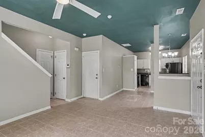 8917 Cinnabay Drive, Charlotte, NC 28216 - Photo 5