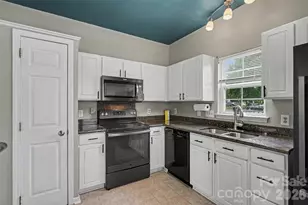 8917 Cinnabay Dr, Charlotte, NC 28216 - Photo 7