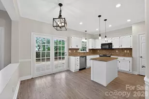395 Runnymede Dr, Rock Hill, SC 29732 - Photo 3