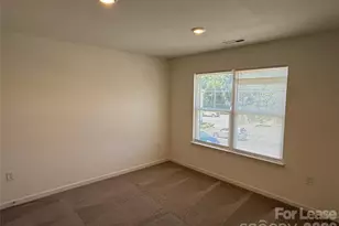 2025 Oakdale Rd, Charlotte, NC 28216 - Photo 9