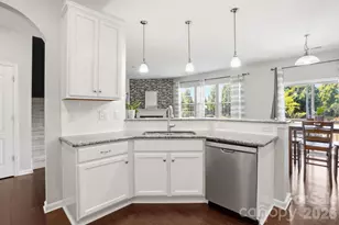 1551 Shannon Falls Dr, Fort Mill, SC 29715 - Photo 15