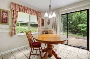 636 Goldview Dr, Hendersonville, NC 28791 - Photo 5