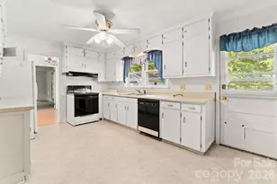 1404 Berry St, Wadesboro, NC 28170 - Photo 23