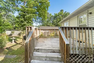1404 Berry St, Wadesboro, NC 28170 - Photo 9