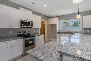512 Barefoot Ln, Clover, SC 29710 - Photo 5