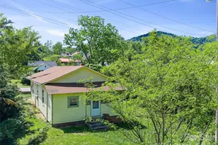 9 Ivy St, Burnsville, NC 28714 - Photo 27