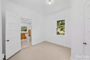 9 Ivy St, Burnsville, NC 28714 - Photo 15